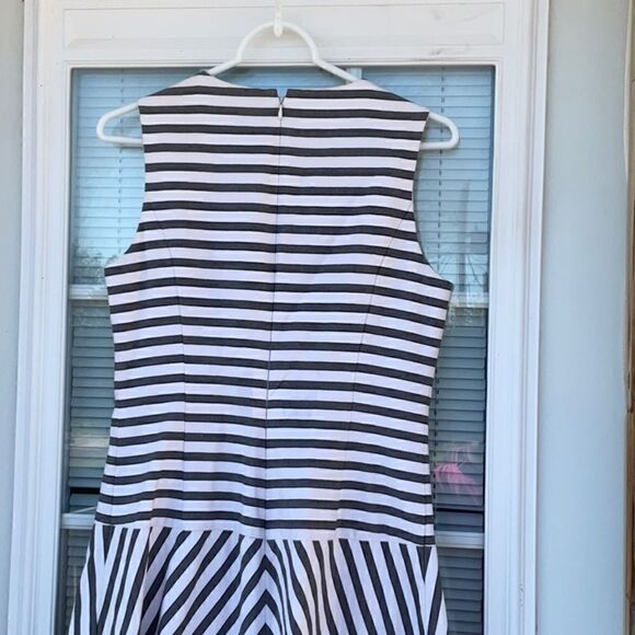 Take 50% OFF- Theory Women's Sleeveless Mini Striped Dress, Size-6 - Picture 5 of 7